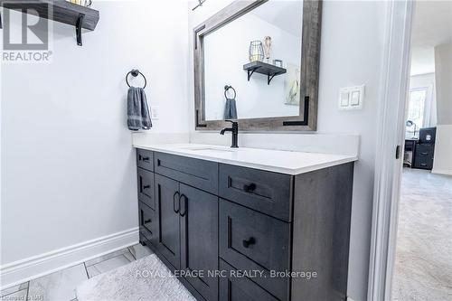 9 Hilda Street, Welland (767 - N. Welland), ON - Indoor Photo Showing Bathroom