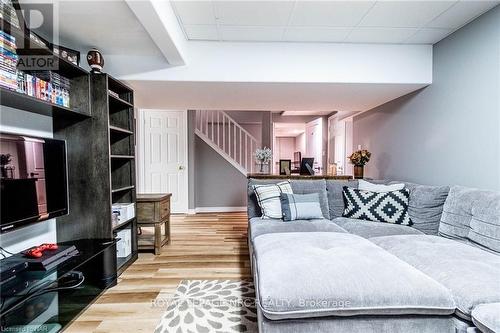 9 Hilda Street, Welland (767 - N. Welland), ON - Indoor Photo Showing Living Room