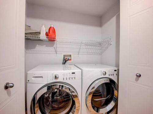 Laundry room - 7167 Av. Pierre-De Coubertin, Montréal (Mercier/Hochelaga-Maisonneuve), QC - Indoor Photo Showing Laundry Room