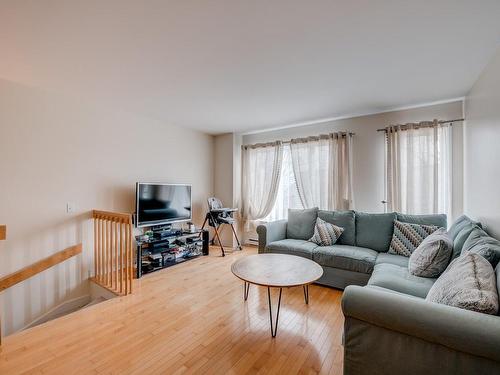 Living room - 7167 Av. Pierre-De Coubertin, Montréal (Mercier/Hochelaga-Maisonneuve), QC - Indoor Photo Showing Living Room