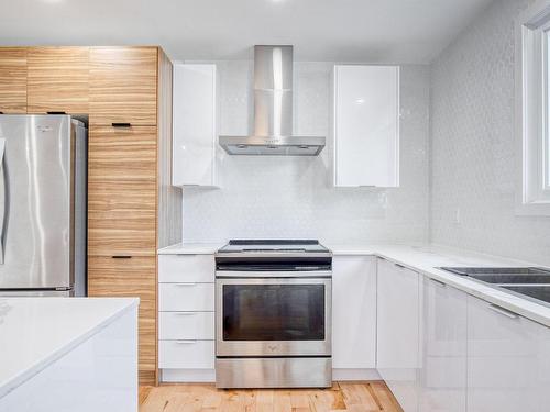 Kitchen - 152 Rue De Callières, Saint-Bruno-De-Montarville, QC - Indoor Photo Showing Kitchen With Double Sink With Upgraded Kitchen