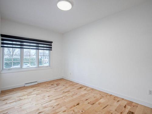 Master bedroom - 152 Rue De Callières, Saint-Bruno-De-Montarville, QC - Indoor Photo Showing Other Room