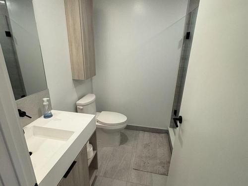 2707-108 Peter St, Toronto, ON - Indoor Photo Showing Bathroom