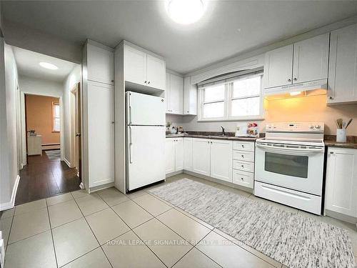 2-236 Overbrook Pl, Toronto, ON - Indoor Photo Showing Kitchen