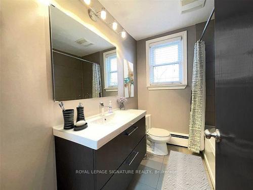 2-236 Overbrook Pl, Toronto, ON - Indoor Photo Showing Bathroom