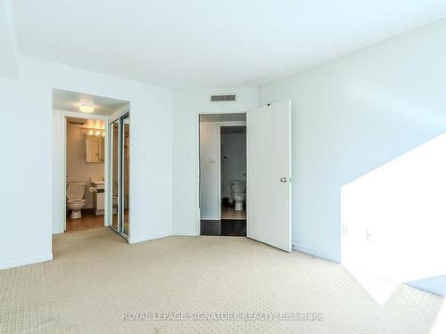 704-1001 Bay St, Toronto, ON - Indoor Photo Showing Other Room