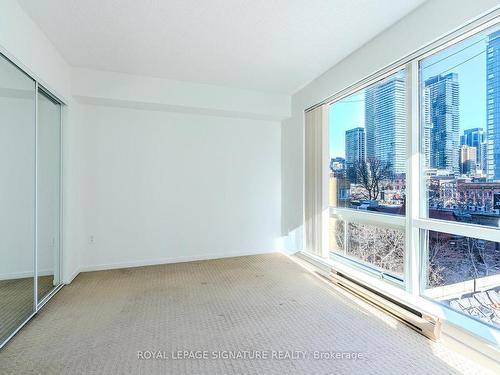 704-1001 Bay St, Toronto, ON - Indoor Photo Showing Other Room