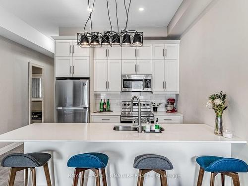 123-25 Concession St, Cambridge, ON - Indoor Photo Showing Kitchen With Double Sink With Upgraded Kitchen