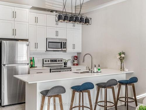 123-25 Concession St, Cambridge, ON - Indoor Photo Showing Kitchen With Stainless Steel Kitchen With Upgraded Kitchen