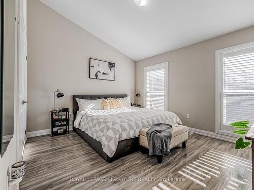 123-25 Concession St, Cambridge, ON - Indoor Photo Showing Bedroom