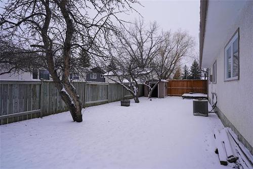 71 Granada Cr, Winnipeg, MB 