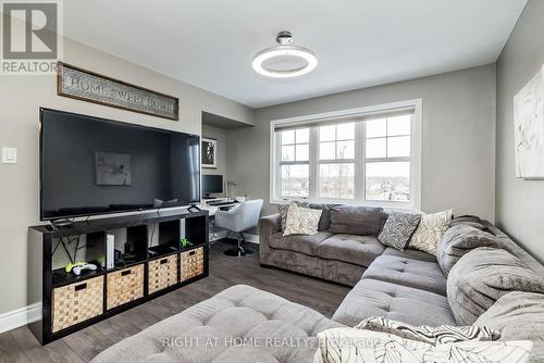 339 Eucalyptus Circle, Ottawa, ON - Indoor Photo Showing Living Room