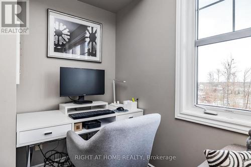 339 Eucalyptus Circle, Ottawa, ON - Indoor Photo Showing Living Room