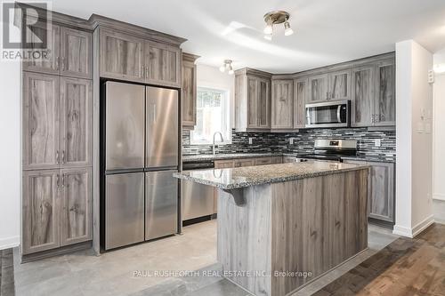 201 Peacock Drive, Russell, ON - Indoor Photo Showing Kitchen With Upgraded Kitchen