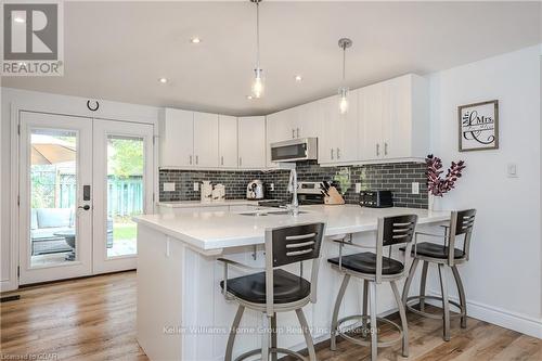 34 Menzie Avenue, Guelph (Two Rivers), ON - Indoor Photo Showing Kitchen With Upgraded Kitchen