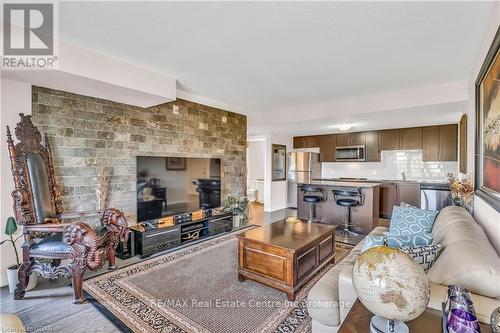 408 - 104 Summit Ridge Drive, Guelph (Grange Hill East), ON - Indoor Photo Showing Living Room