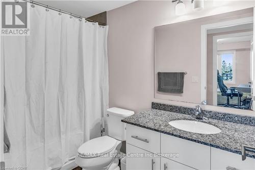 408 - 104 Summit Ridge Drive, Guelph (Grange Hill East), ON - Indoor Photo Showing Bathroom