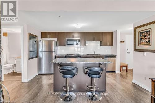 408 - 104 Summit Ridge Drive, Guelph (Grange Hill East), ON - Indoor Photo Showing Kitchen