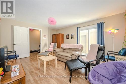 59 - 153 Janefield Avenue, Guelph (Hanlon Creek), ON - Indoor Photo Showing Living Room