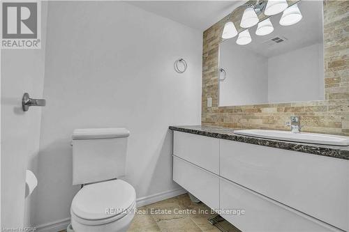 205 - 358 Waterloo Avenue, Guelph (Central West), ON - Indoor Photo Showing Bathroom