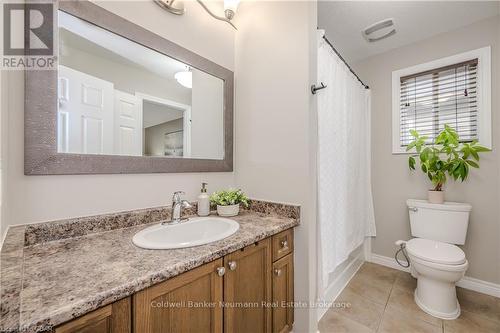 47 Bowen Drive, Guelph (Brant), ON - Indoor Photo Showing Bathroom