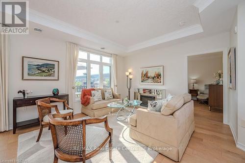 D403 - 71 Bayberry Drive, Guelph (Village), ON - Indoor Photo Showing Living Room