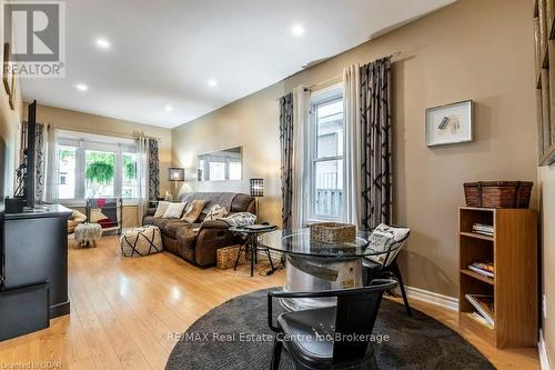 377 York Road, Guelph (Two Rivers), ON - Indoor Photo Showing Living Room