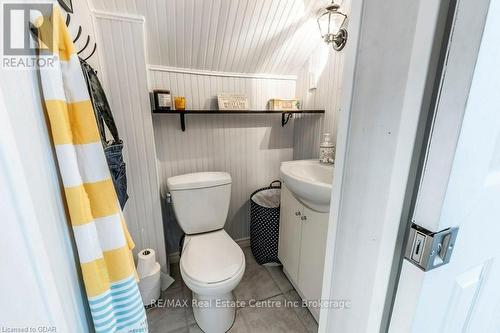 377 York Road, Guelph (Two Rivers), ON - Indoor Photo Showing Bathroom