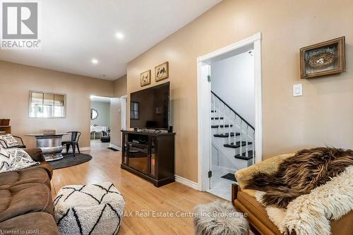 377 York Road, Guelph (Two Rivers), ON - Indoor Photo Showing Living Room