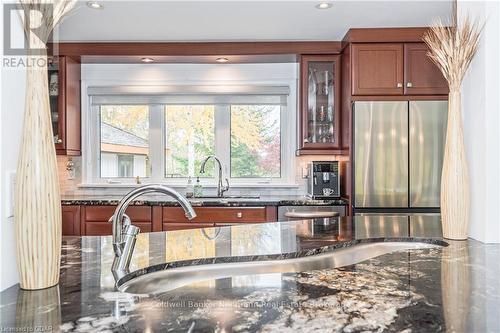 1825 Victoria Road S, Guelph (Guelph South), ON - Indoor Photo Showing Kitchen With Double Sink