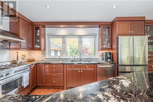 1825 Victoria Road S, Guelph (Guelph South), ON - Indoor Photo Showing Kitchen With Upgraded Kitchen