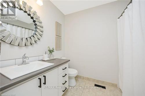 36 - 125 Sekura Crescent, Cambridge, ON - Indoor Photo Showing Bathroom