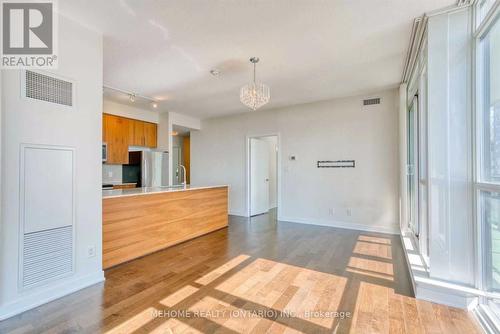 2303 - 4099 Brickstone Mews, Mississauga, ON - Indoor Photo Showing Kitchen