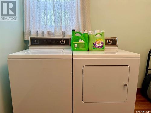 107 Carl Avenue W, Langenburg, SK - Indoor Photo Showing Laundry Room