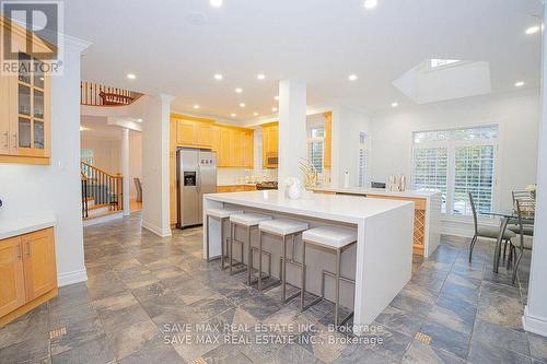 50 Islandview Way, Hamilton, ON - Indoor Photo Showing Kitchen