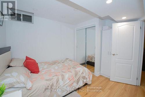 50 Islandview Way, Hamilton, ON - Indoor Photo Showing Bedroom