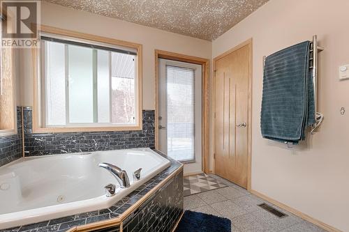 3637 Broadwater Road, Robson, BC - Indoor Photo Showing Bathroom