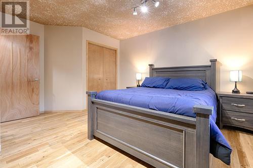 3637 Broadwater Road, Robson, BC - Indoor Photo Showing Bedroom