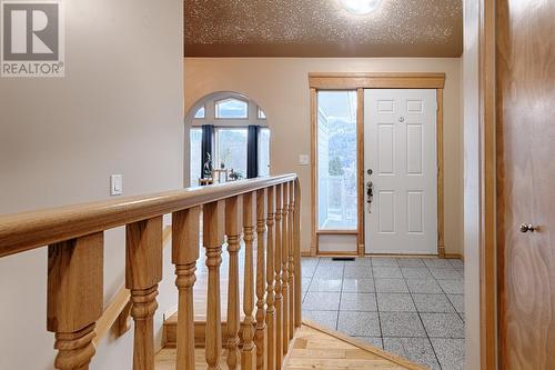 3637 Broadwater Road, Robson, BC - Indoor Photo Showing Other Room