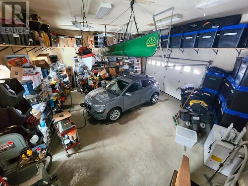 3637 Broadwater Road, Robson, BC - Indoor Photo Showing Garage