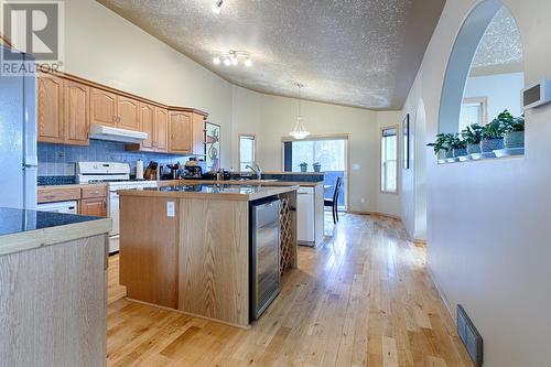 3637 Broadwater Road, Robson, BC - Indoor Photo Showing Kitchen