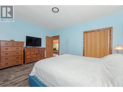 2510 Samuelson Road, Sicamous, BC - Indoor Photo Showing Bedroom