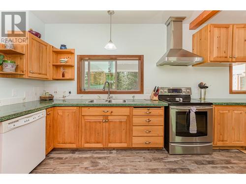 2510 Samuelson Road, Sicamous, BC - Indoor Photo Showing Kitchen With Double Sink