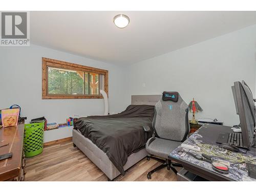 2510 Samuelson Road, Sicamous, BC - Indoor Photo Showing Bedroom