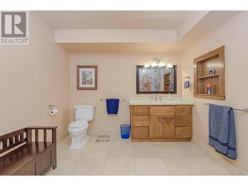 2510 Samuelson Road, Sicamous, BC - Indoor Photo Showing Bathroom