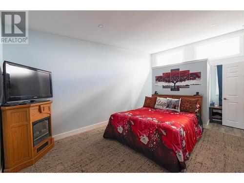 209 Thrupp Street, Kamloops, BC - Indoor Photo Showing Bedroom