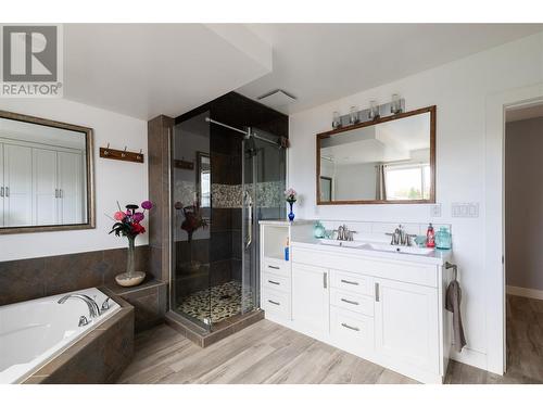 209 Thrupp Street, Kamloops, BC - Indoor Photo Showing Bathroom