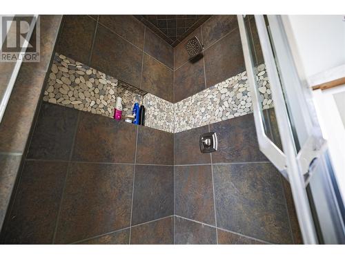 209 Thrupp Street, Kamloops, BC - Indoor Photo Showing Bathroom