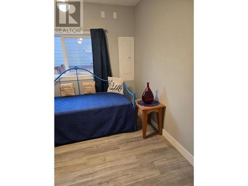 209 Thrupp Street, Kamloops, BC - Indoor Photo Showing Bedroom