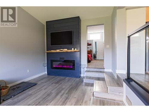 209 Thrupp Street, Kamloops, BC - Indoor Photo Showing Living Room With Fireplace